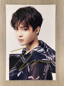 『冲冠』大陆明星签名小猴子侯明昊亲笔签名照片新款热门定妆照