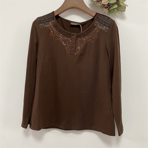 桑迪秋装气质上衣绣花中年女装 大码长袖上衣妈妈装119a227啡色
