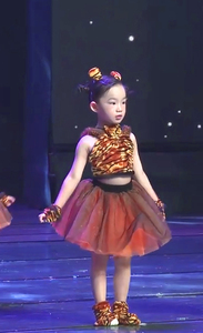 大王叫我来巡山演出小猫儿童表演服装糖果屋里的小老虎蓬蓬裙舞蹈