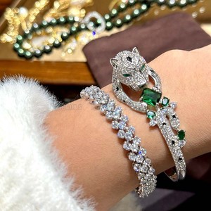 满钻石开口手镯子女款轻奢小众高级感新款豹子头镶钻宝石手环叠带