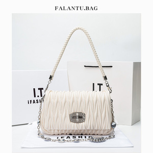 miumiu褶皱女包