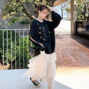 卫衣黑纱裙套装