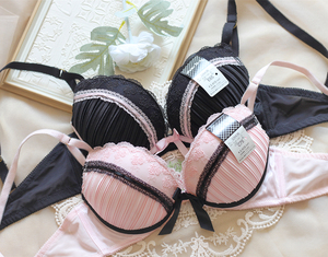 厚特价日单美匠聚拢低鸡心蕾丝边v型少女甜美风琴褶单件厚杯文胸