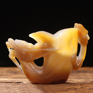 天然俏色玛瑙兽首杯手工雕刻羊角杯玉石茶杯小摆件创意礼物送朋友