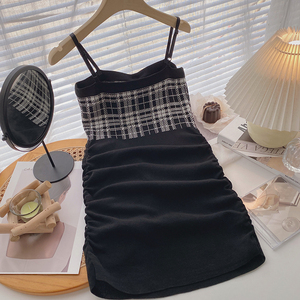 黑色针织格子包臀连衣裙女2023年冬季新款韩版小性感时髦吊带短裙