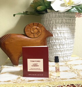 tf汤姆福特落红樱桃落樱甜情1.5ml香水edp带喷口小样国内现货
