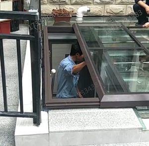 定制门窗手动平移窗阳光房楼梯出口斜屋顶天窗滑动天窗屋顶出口窗