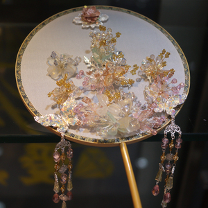 新娘团扇浅色琉璃新古风秀禾配饰影楼拍摄婚礼跟妆样片出阁饰品女