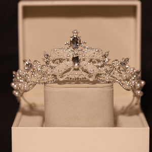 生日皇冠高端大气十八岁女发箍气质新娘主婚纱王冠写真拍照珍珠冠
