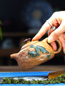 宜兴紫砂壶全手工|&nbsp;胡艳-隐龙供春-老段泥|260cc