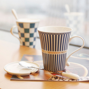 创意陶瓷杯子带盖勺欧式咖啡杯牛奶早餐茶杯马克杯情侣家用喝水杯