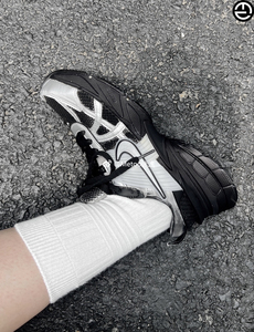 耐克球鞋定制 Nike V2K Run 男女款科技银黑废土风复古老爹跑步鞋