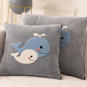 午睡加厚抱枕被子两用汽车珊瑚绒毯办公室午休车载枕头小靠枕一对