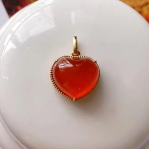 天然云南保山冰红南红玛瑙吊坠女式款爱心18k金镶嵌冰糖心宝石