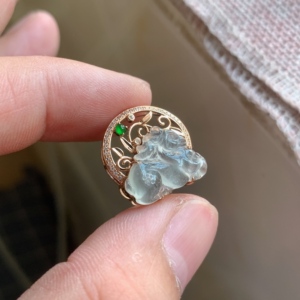 00houfei915淘宝仕玉轩天然缅甸翡翠a货高冰种甜绿唐马上有钱镶嵌