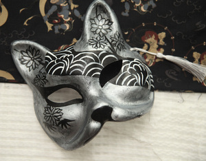 原创手绘狐狸面具和风日式玉面妖狐银狐流苏cos拍照日料装饰道具