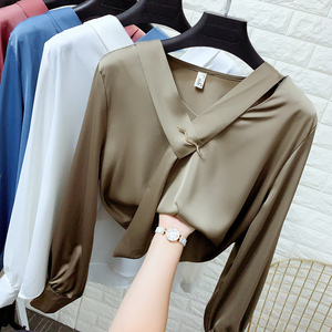 真丝衬衫女绿色飘带