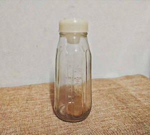 七十年代库存玻璃质乐宝奶瓶200ml怀旧影视道具