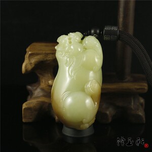 择玉轩天然玉石岫岩玉雕黄白老玉貔貅手把件手握把玩收藏精品包邮