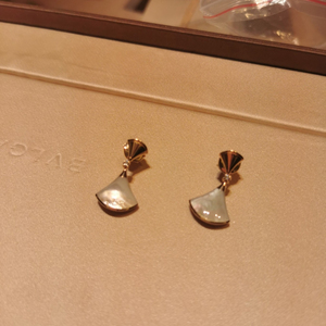 bvlgari/宝格丽 divas dream 带钻耳环小裙子扇形18k玫瑰金耳钉