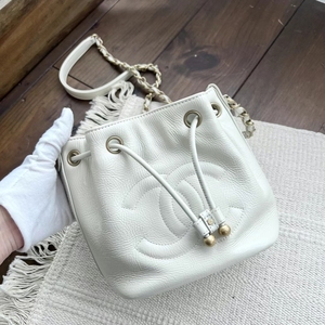 chanel香奈儿白色大双c牛皮抽绳链条水桶包日本代购斜跨包中古包