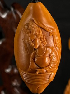 橄榄核手串美女题材帝王宠妃舟山核雕极品红水晶纯手工雕刻手持