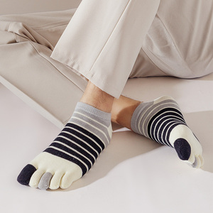 个性男士新品条纹纯棉五指袜彩色袜子短筒四季舒适透气一体成型