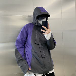 紫色拼接冲锋衣