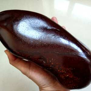 1580g和田玉籽料原石精品红沁红玉真皮完整大籽枣红色天然籽玉