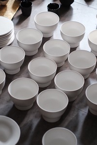 在野商店/夏日上新/白釉黑釉 圆盘 帽子盘 平盘 点心 餐盘 大碗