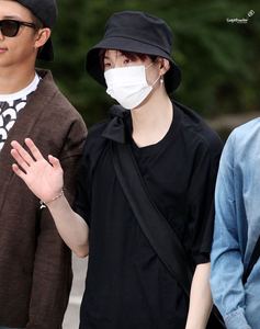 bts 防弹少年团suga闵玧其同款frica鲸鱼尾925银手链(其实是脚链