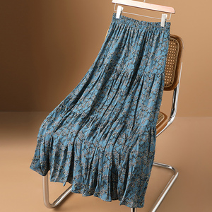 田园风碎花半身裙女秋2022新款欧货高腰显瘦三节拼接大摆印花长裙