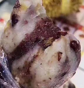 君君夹心疯糕 里面有核桃仁 松子仁 枣子 赤豆 豆沙等 早点下午茶