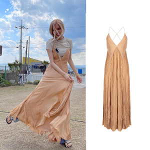 blackpink朴彩英rose同款吊带连衣裙女夏v领温柔纯欲风气质长裙子