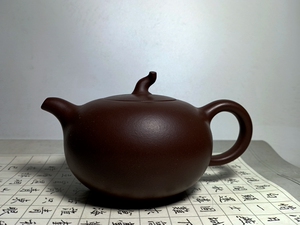 【宜兴紫砂小屋】茶壶精品/优质紫泥/宗华手工瓜纽圆壶270cc