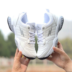 白色网球鞋春季新款百搭潮鞋休闲鞋皮面旅游鞋防滑耐磨跑步鞋波鞋