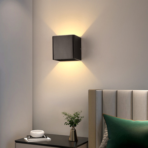 led壁灯创意方形过道灯单头黑色房间温馨楼梯间壁灯极简北欧风格