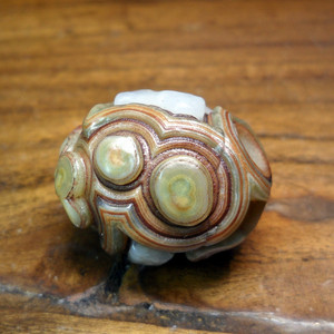 眼睛石戈壁玛瑙蒙古