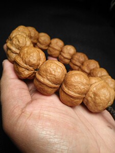 文玩核桃 云南野生龙脊方尊元宝铁核桃手串手持 尺寸2.