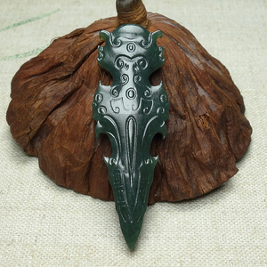 和田玉收藏馆一细料青玉降魔杵吊坠护身法器玉雕大师馆作品