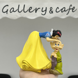 白雪公主亲吻小矮人糊涂蛋摆件手办公仔桌面模型饰品生日礼物玩具