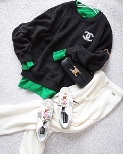 现货chanel经典宽松廓形好卫衣黑色套头圆领长袖银丝双c logo纯色