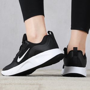 立定跳远鞋耐克