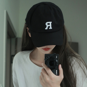 韩版ins新款r字母刺绣防晒鸭舌帽子女春夏休闲百搭遮阳棒球帽学生