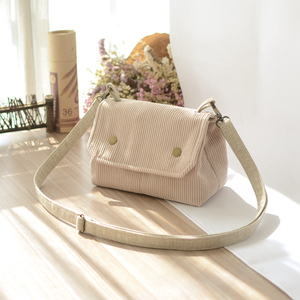 单肩斜挎包简约小清新