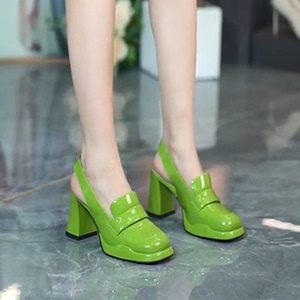 春夏季厚底方头绿色高跟鞋漆皮防水台职场粗跟单鞋女后空凉鞋2023