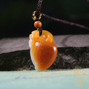 新疆和田玉籽料黄沁原石桃子寿桃女士玉挂件玉吊坠苏工羊脂小吊坠