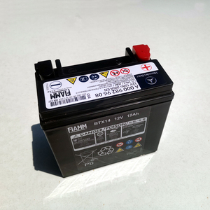 奔驰gla200辅助agm蓄电池12v12ah辅助小电瓶以旧换新广州上门安装