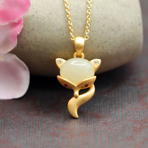 和田玉狐狸项链女18k镀金磨砂工艺小众设计感吊坠ins冷淡风锁骨链