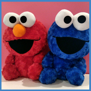 日本正品采购 芝麻街艾摩elmo甜饼怪毛绒公仔娃娃玩偶玩具 抱枕
